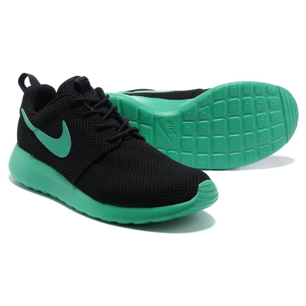 Найк дышащие. Кроссовки Nike Roshe Run мужские. Nike Roshe Run зеленые. Кроссовки Nike Roshe Run Black/Green. Nike Run Green 2013.